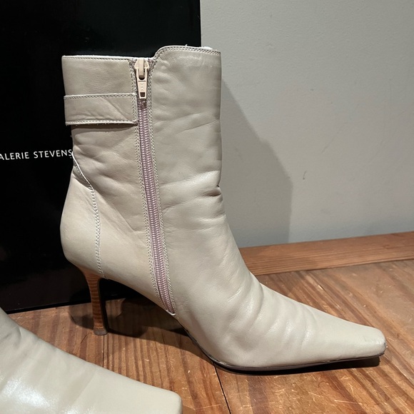 Valerie Steven’s Leather Heeled Boot - Picture 3 of 10